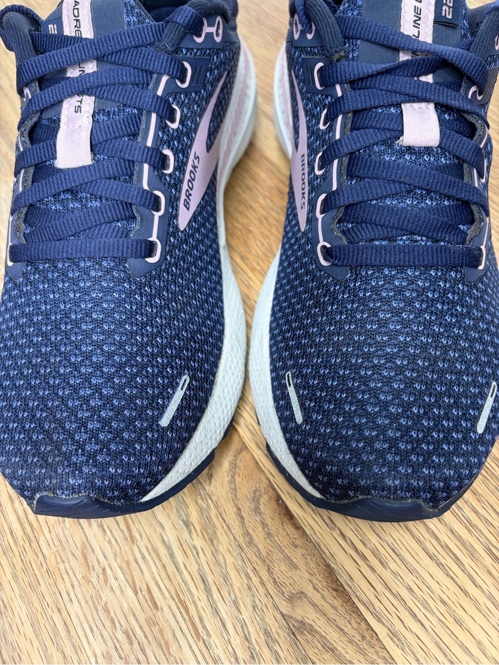 Brooks Adrenaline GTS 22 Women’s Navy and Light Pink Running Sneakers - Picture 8 of 10